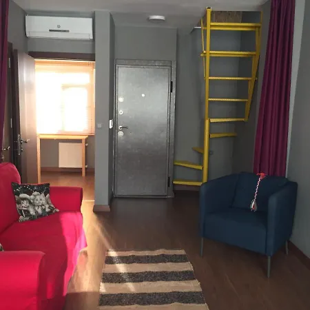 Stylish &cosy Duplex In Best Location: Feel Own Home4 *
